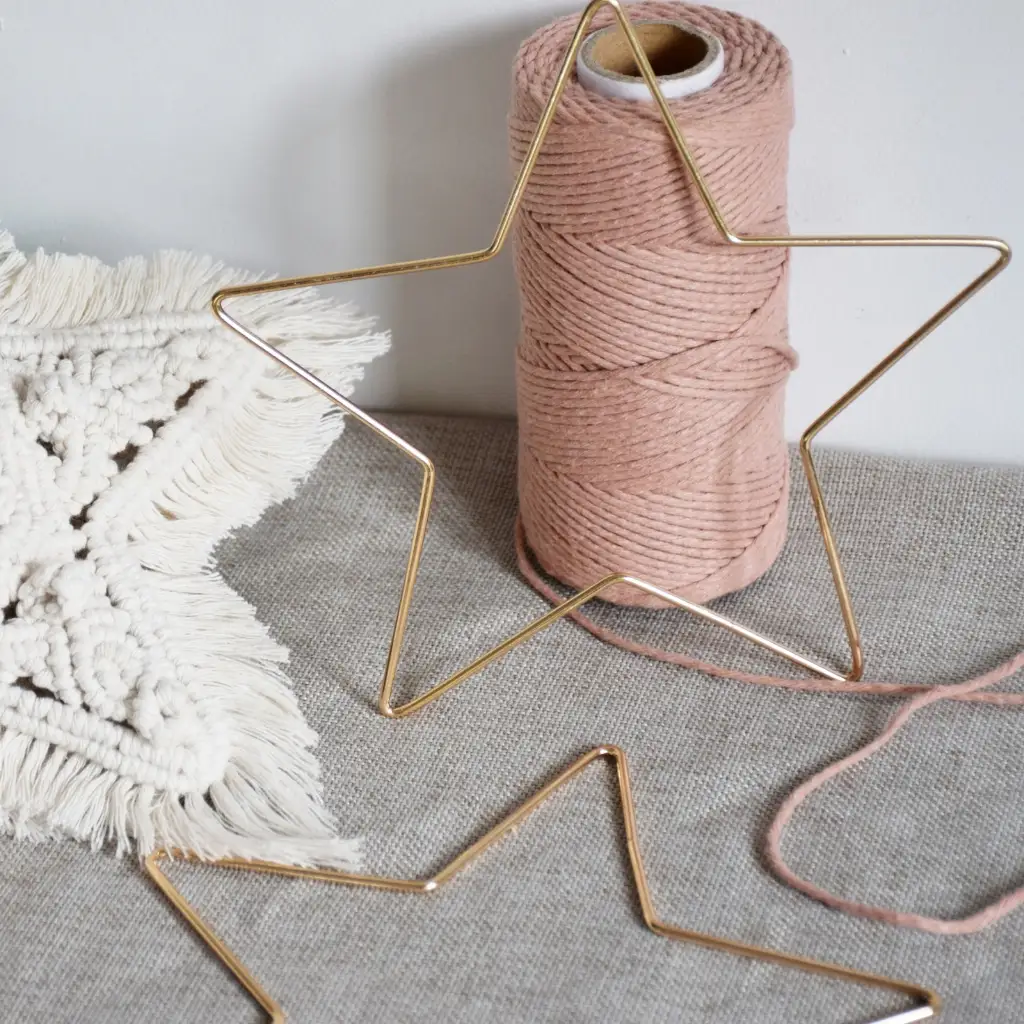 Soporte dorado forma estrella de metal para manualidades DIY - Fruto Samore®