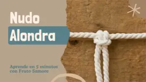 Nudo alondra finalizado sobre fondo madera craft - DIY
